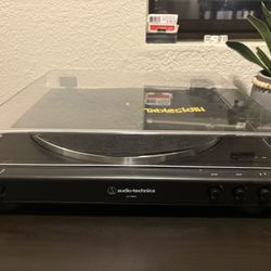 Audio Technica LP60x Turntable 