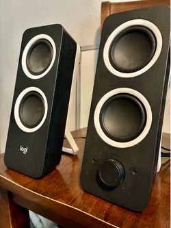 Logitech Computer Speakers with headphone outports