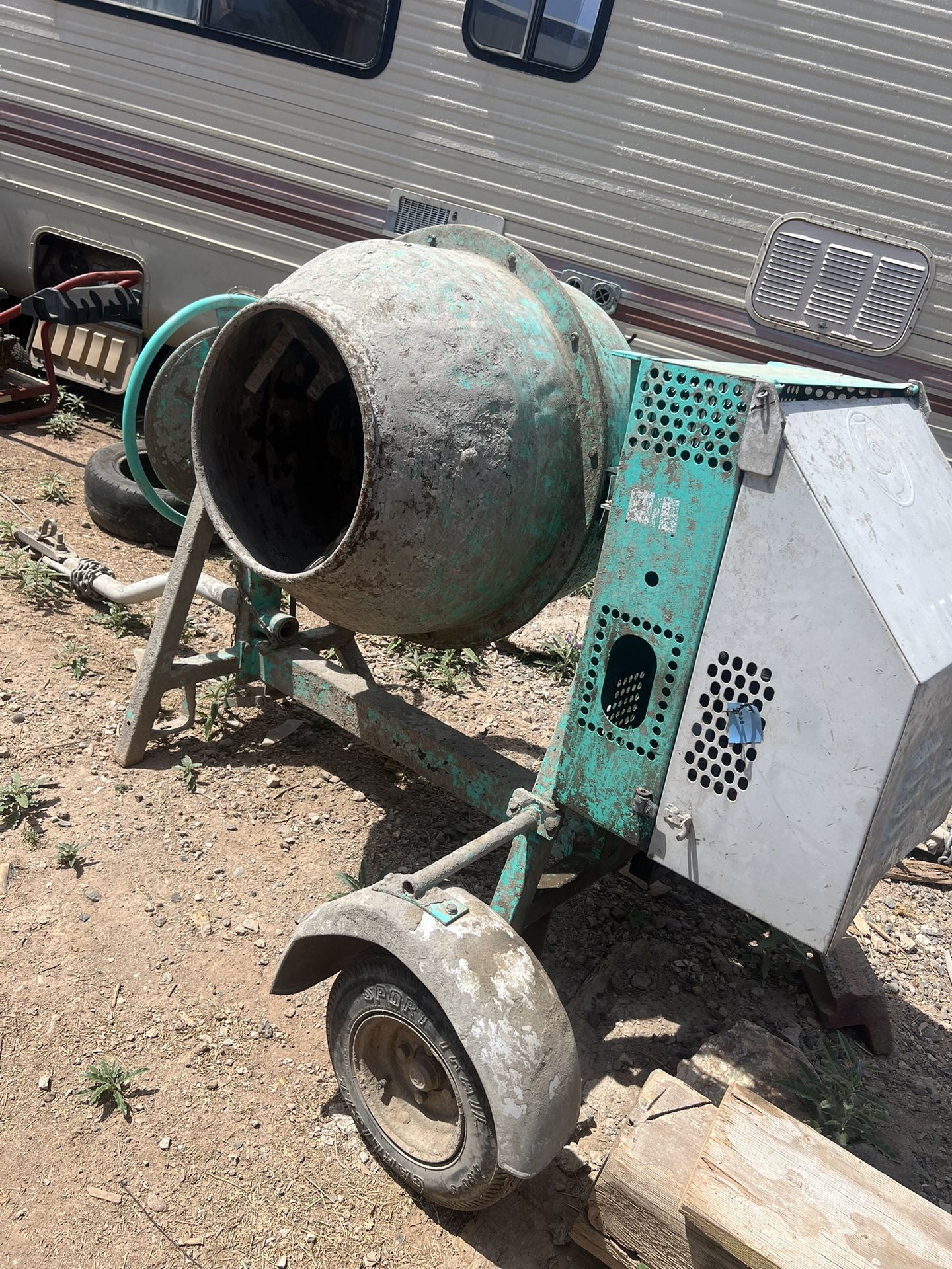 Workman 250 Concrete Gas Powered Concrete Mixer