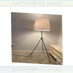 they material Stylish Room Lamp - Complements Any Style Choice