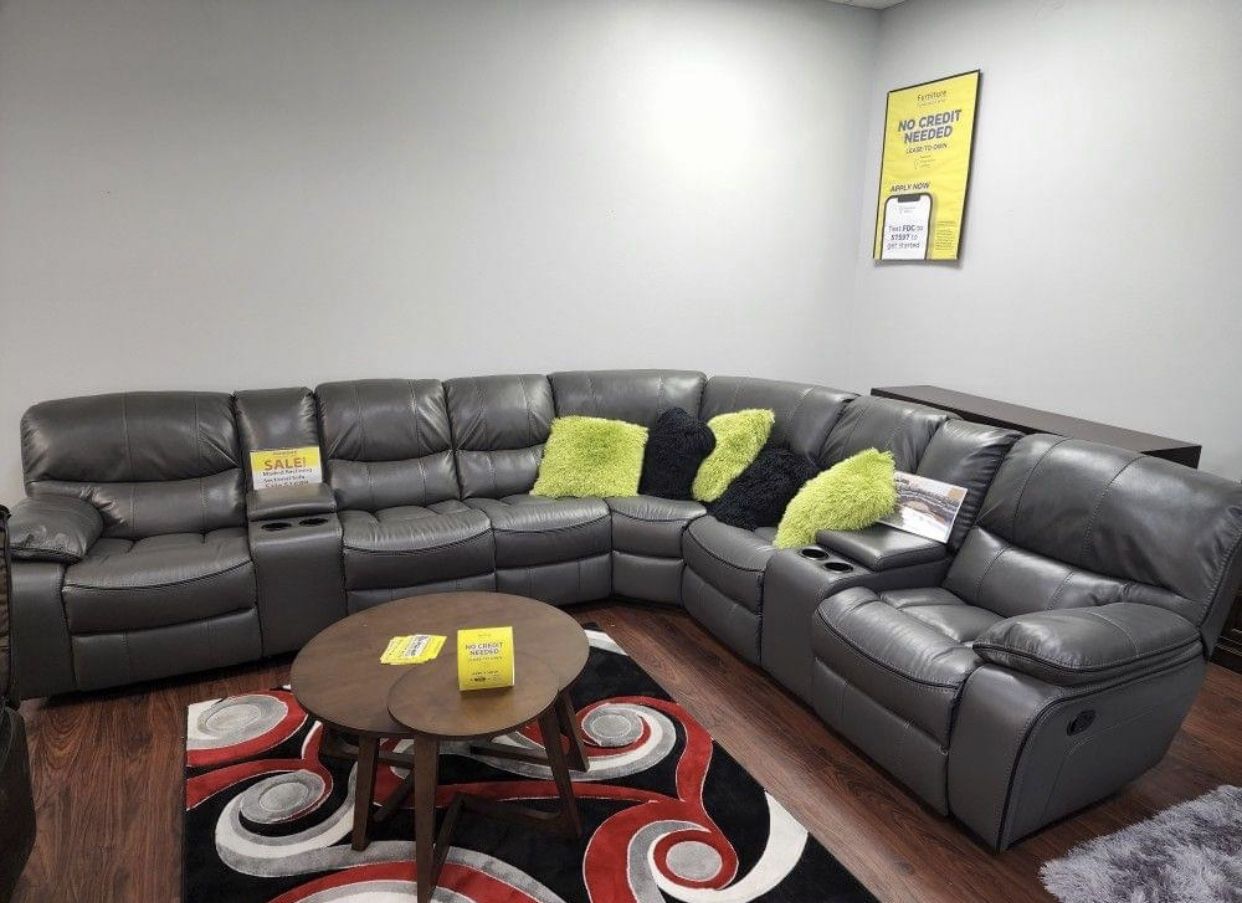 HUGE GRAY OR BLACK SECTIONAL