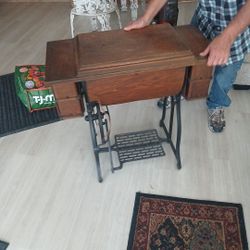 Sewing Machine 