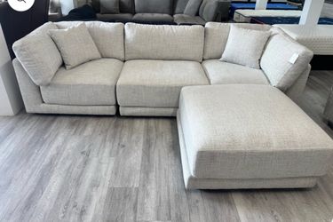 4-Piece Modular Sectional – Light Gray Display Model