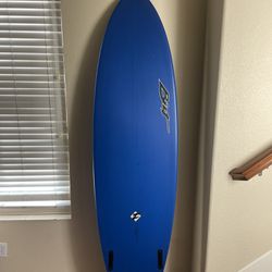 Mid length Surfboards 