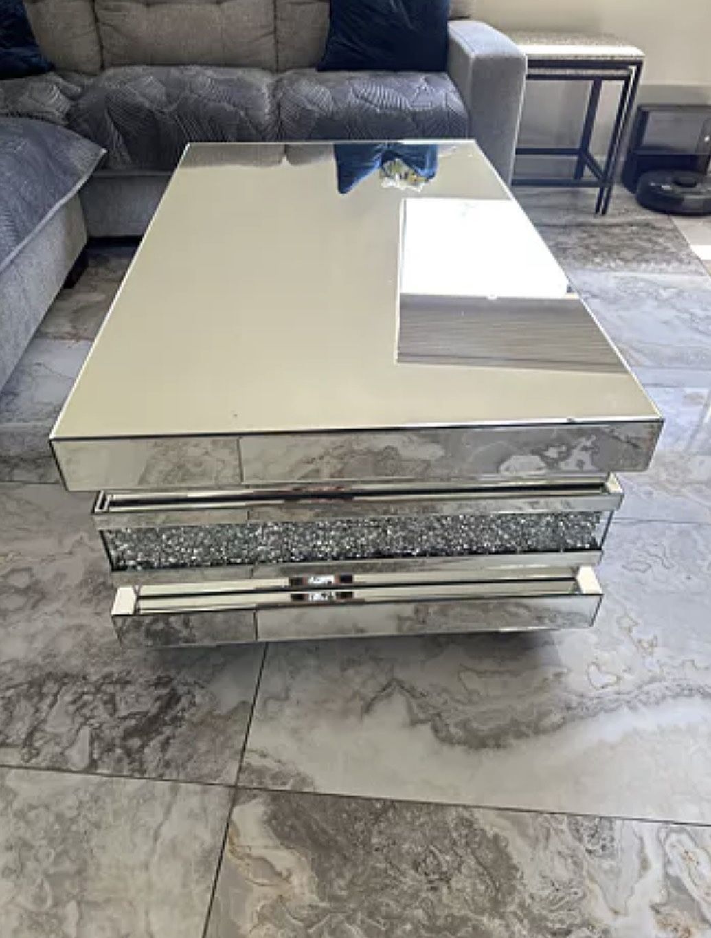 Bob’s Furniture Glamour Glam Mirrored Mirror Coffee Table Vanity Table Couch Table Brand New For Sale!