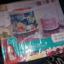 2  Pioneer Woman Crock Pots
