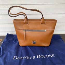 Dooney & Bourke Brown Beacon Tote Bag Shoulder Bag Dust Cover