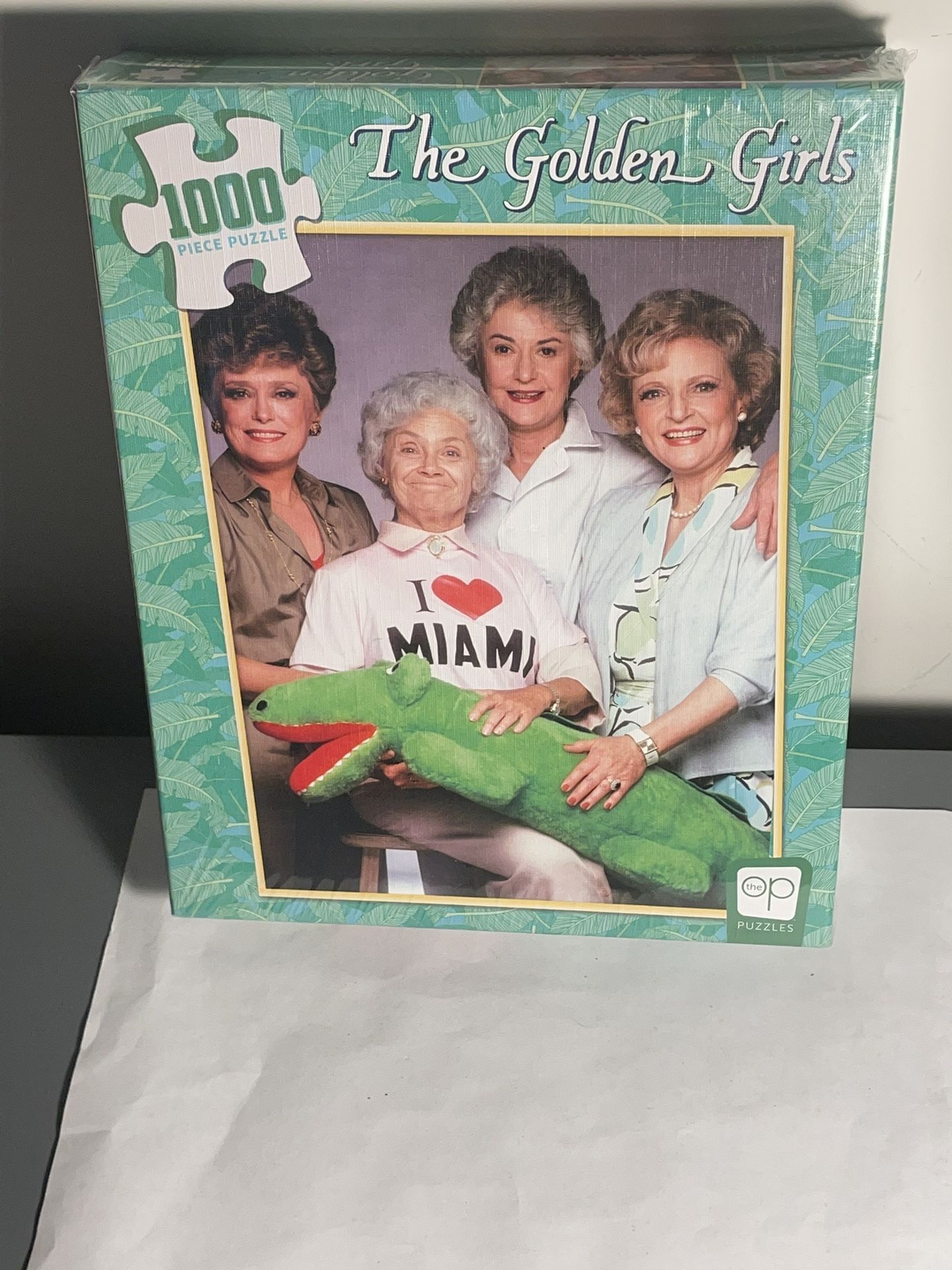 The Golden Girls 1000 Piece Puzzle Sealed New!