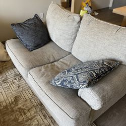 Apartment Friendly Couch!! 