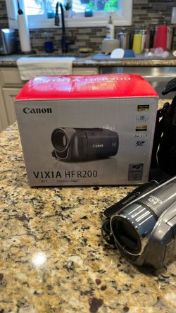 Canon Vixia HF200 Camcorder