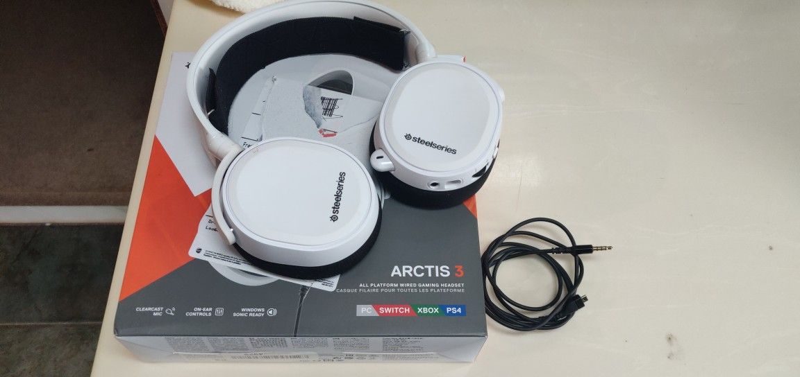 SteelSeries Arctic 3 All-platform Gaming Headset