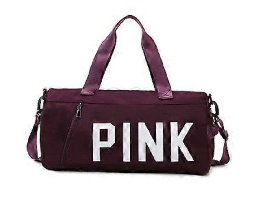 New Women’s duffle bag & makeup bag Included