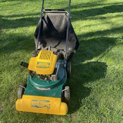 Yard Man 22 Inch Lawn Vacuum/shredder/chipper Works Great!