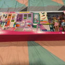 (NEW) Barbie Beach House bundle w/2  Dolls