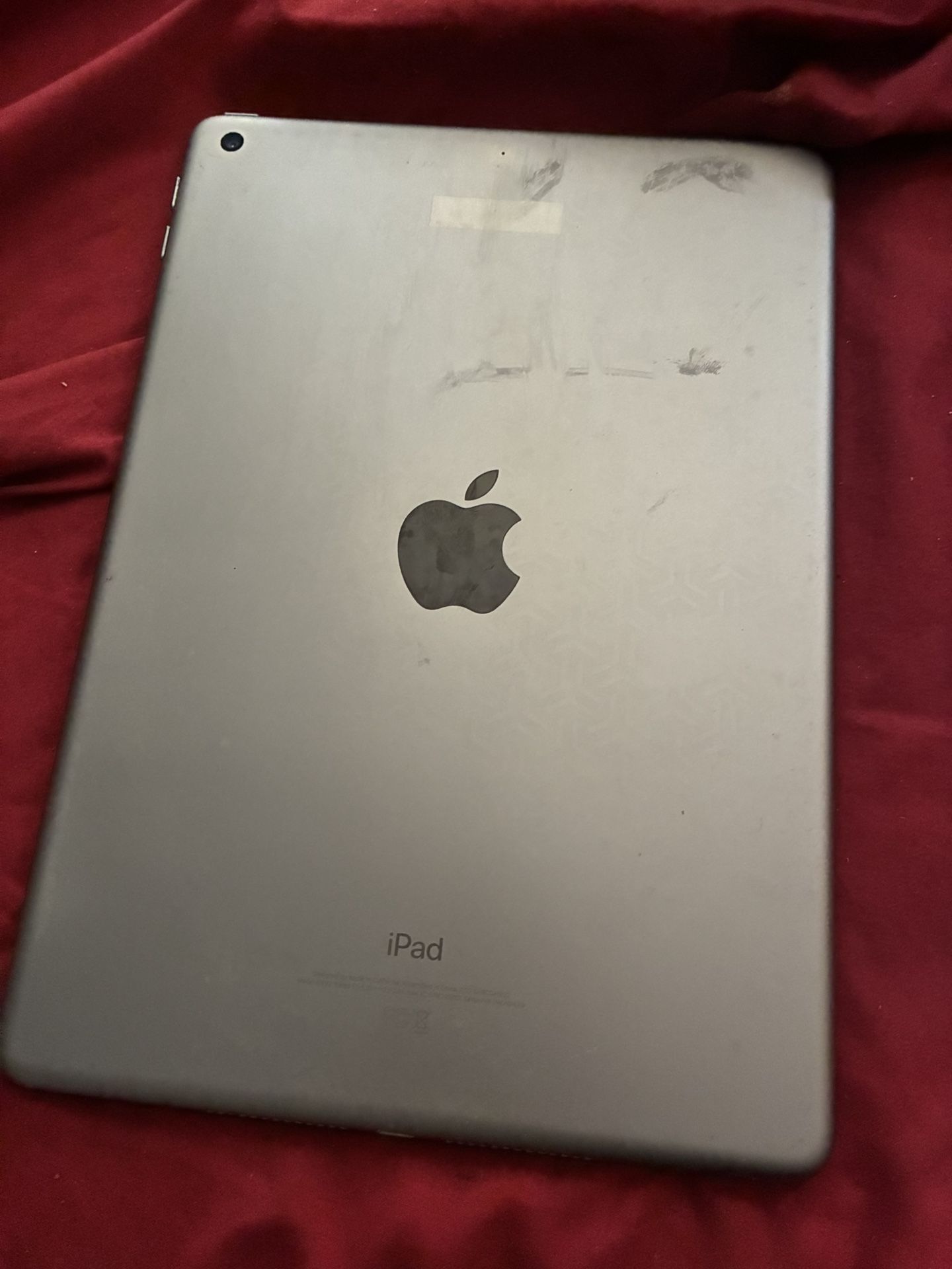 iPad 9.7 32gb ( WiFi)