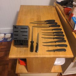J. A. Henckles 13 Piece Knife Set