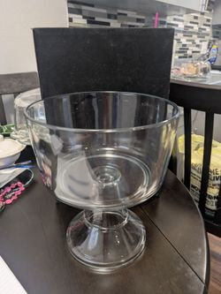 Glass dessert dish