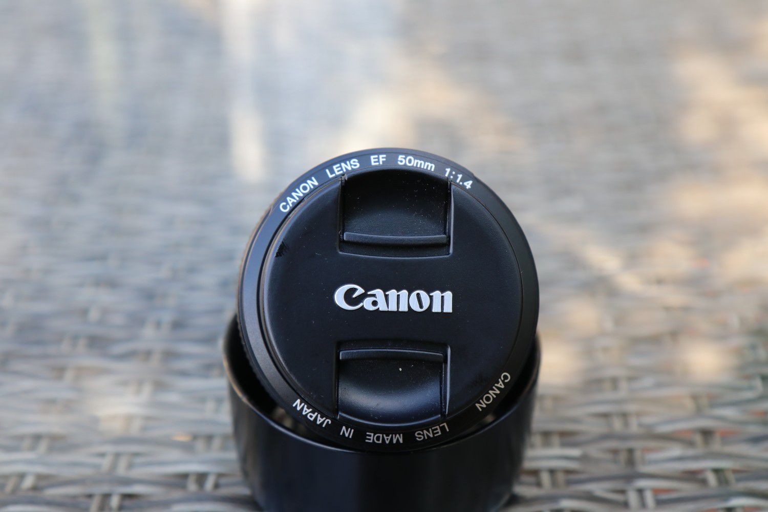 Canon EF 50mm f1.4 lens, hood, sharp copy, LOOK