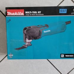 Makita Multi Tool Kit TM3010CX1