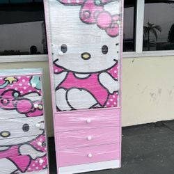 Closet New Hello Kitty $359