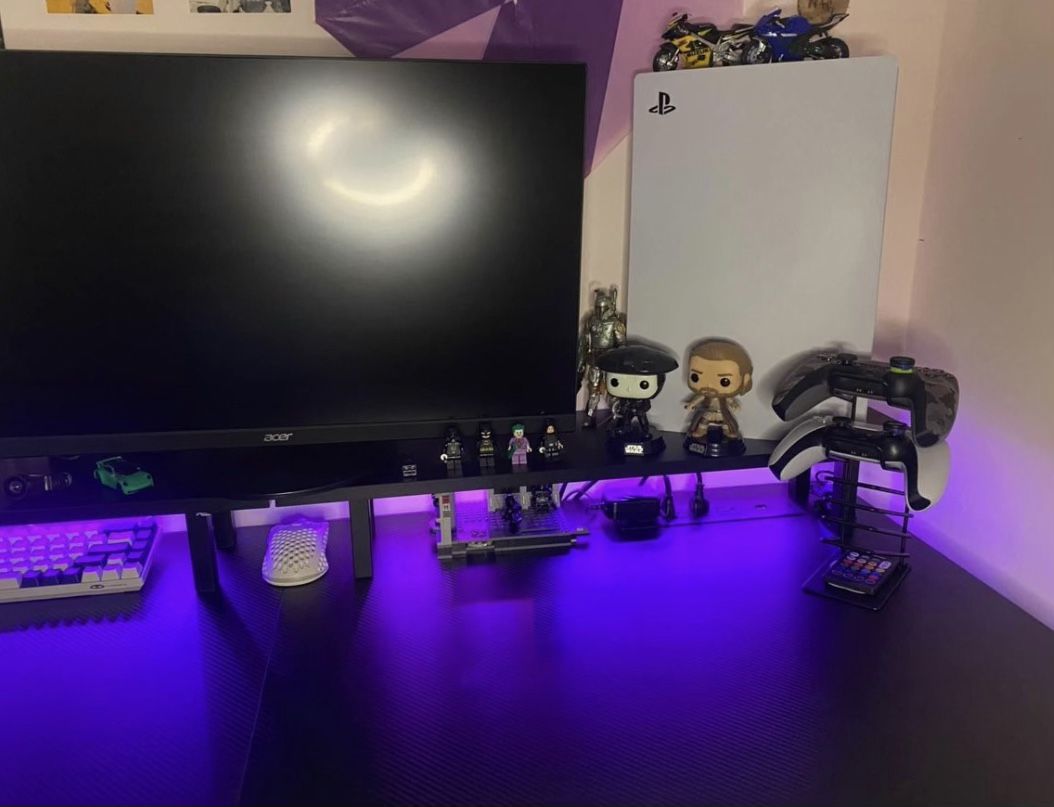 PS5 , 1 controller ,and Turtle Beach wireless headset