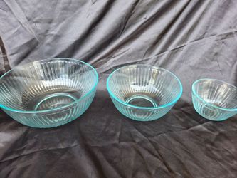 Set of 3 Glass Mixing Bowls