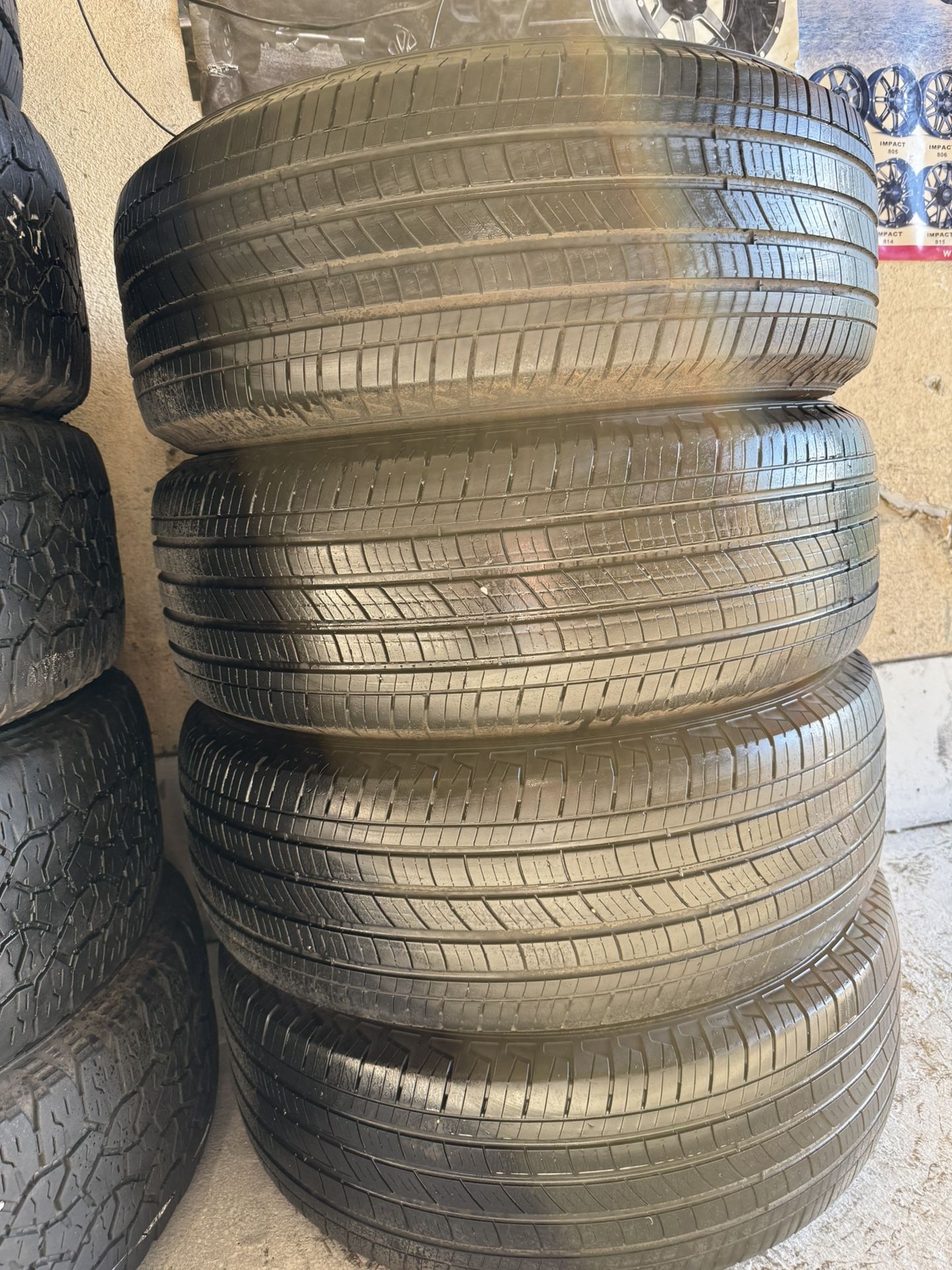 17”  4 used tires 265/65R17 michelin 