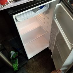 Galanz Small Fridge 