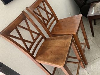 2 bar stool $35 each $60 for both