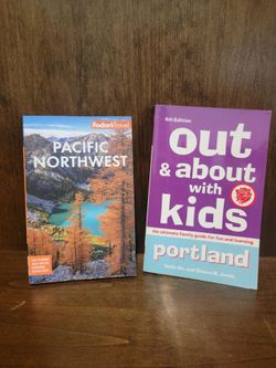 Pacific Northwest & Portland Travel Guide Lot – 2 Books