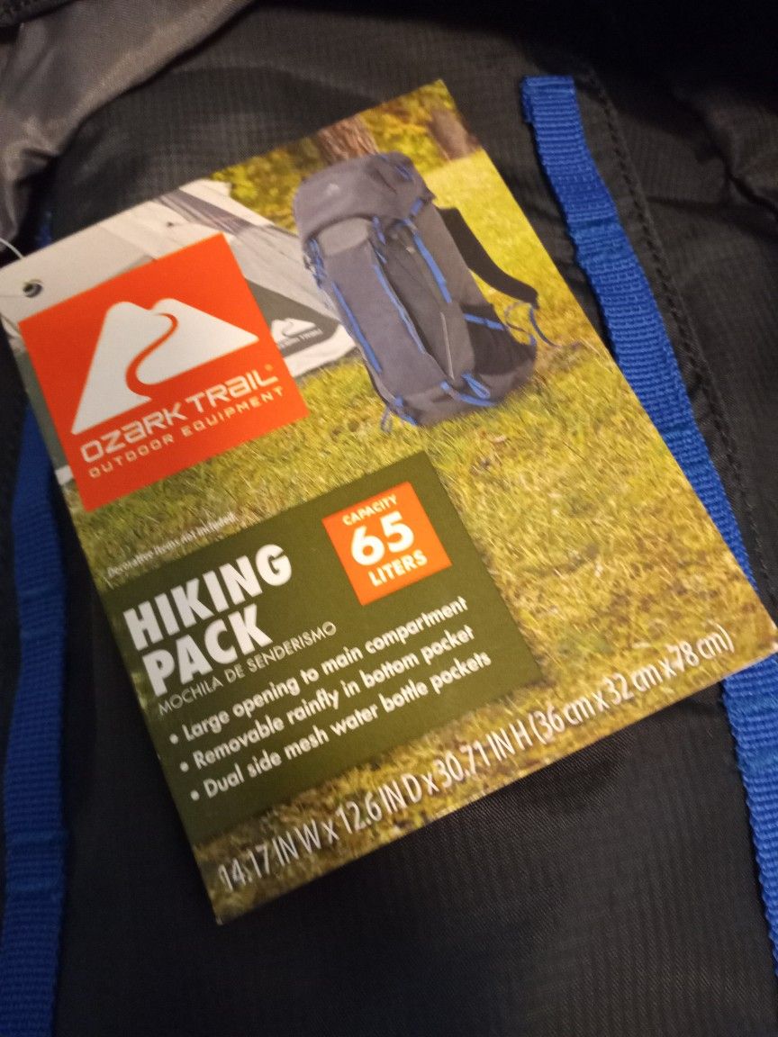 Hiking Travel Backpack. 65 L