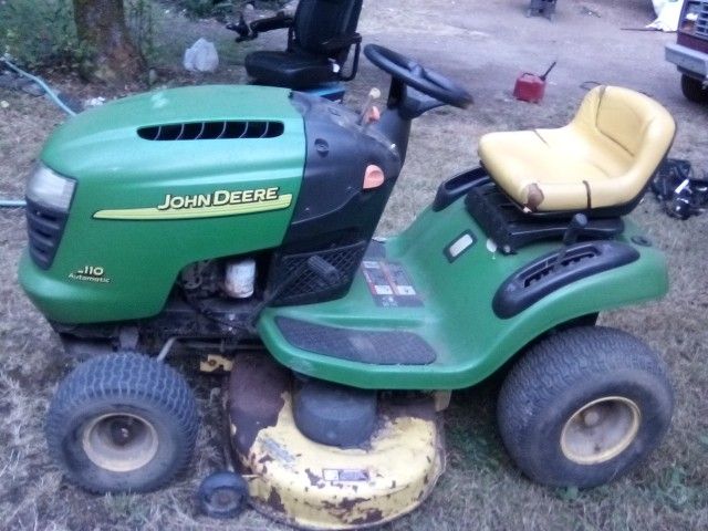 Riding Lawn Mower John Deere L10