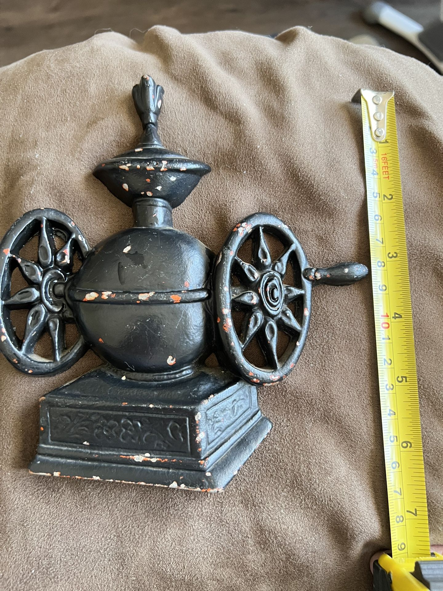 Sexton Antique Iron Wall Plaques(set Of 4). Kettle, Churner. And Grinders