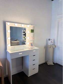 Glass Top Vanity Desk – Pre Assembled