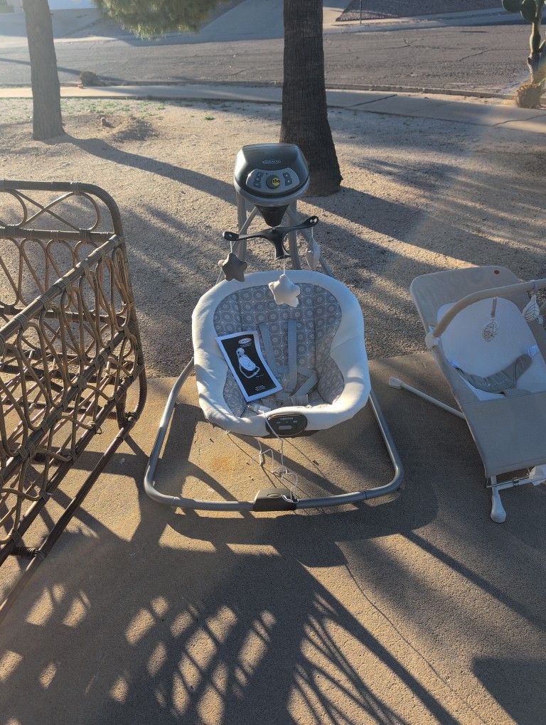 Graco Simple Sway Baby Swing