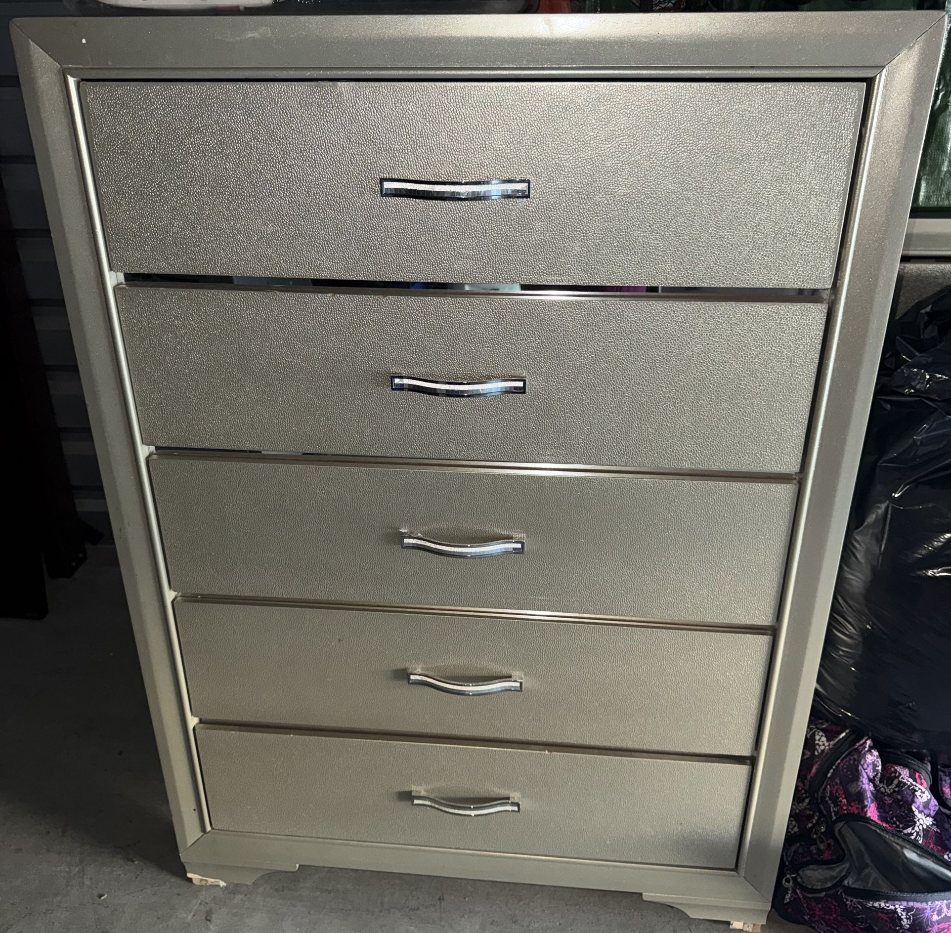 Champagne Bedroom Set Dresser King Size Bed!