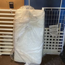 Graco Baby Crib And Matress