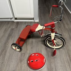 Radio Flyer, Classic Dual Deck Tricycle With Helmet