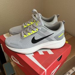 Women’s Running Shoes - Nike 