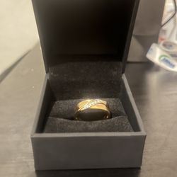 Men’s Yellow Gold With 5 Si Diamond Engagement Ring. 