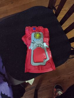 Marvel Avengers: Endgame Red Infinity Gauntlet (Power Gauntlet) Electronic Fist roleplay toy made by Hasbro.