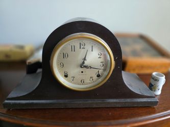 Vintage Seth Thomas clock with key works