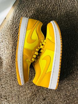 Air Jordan 1 Low Yellow Sneakers