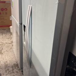 Whirlpool Refrigerator 