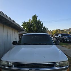 2000 GMC Suburban