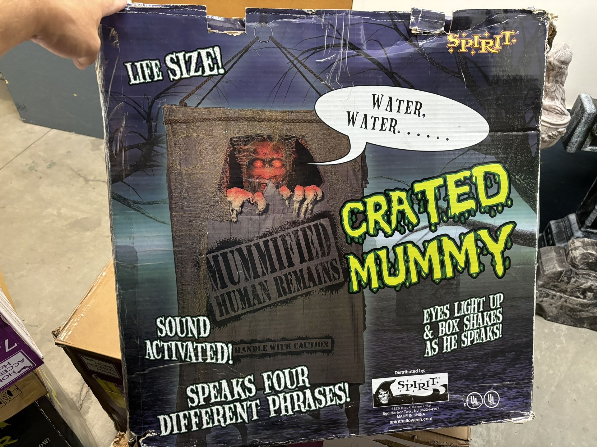 Talking, Shaking, Hanging Mummy Animatronic