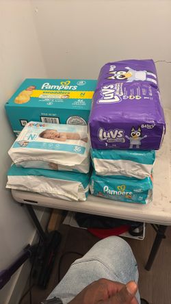Baby Bundle New Born & 1 Diapers