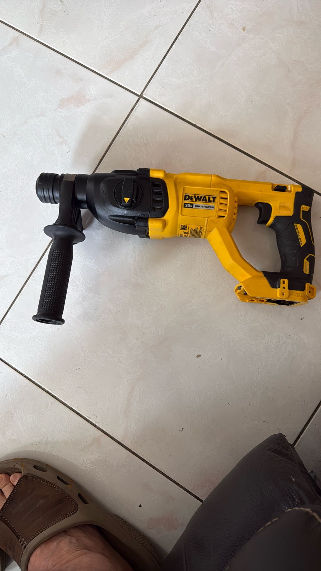 Dewalt 20 Volts Drill, Hammer And Chipping Hammer