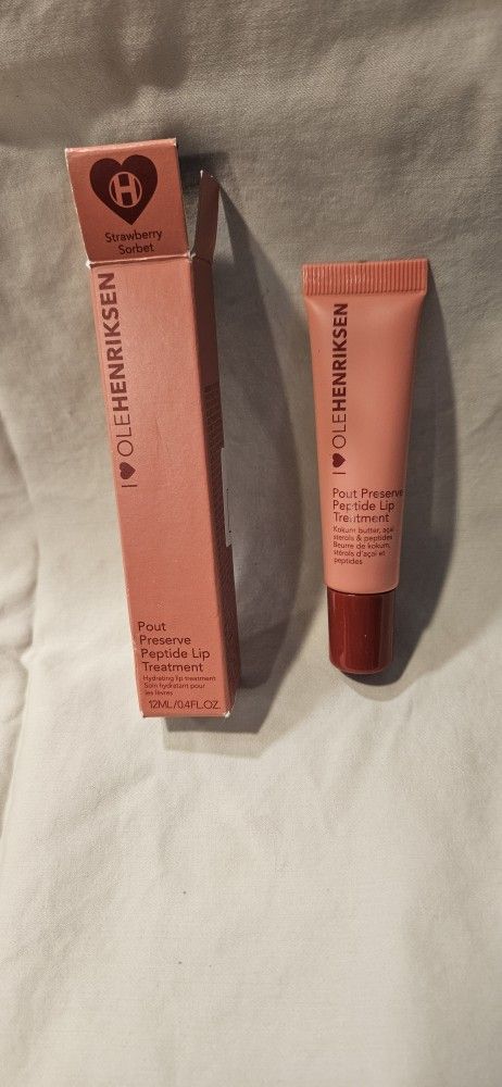 OleHenriksen Pout Preserve Peptide Lip Treatment 