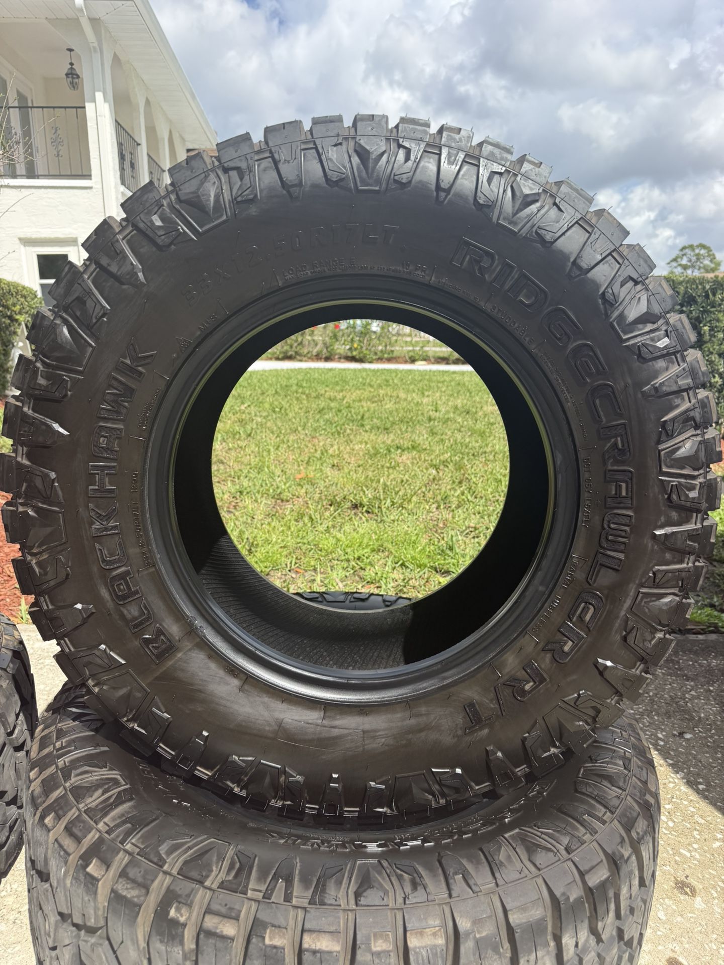 Blackhawk Ridge crawler R/T 33x12.50R17 E/10ply